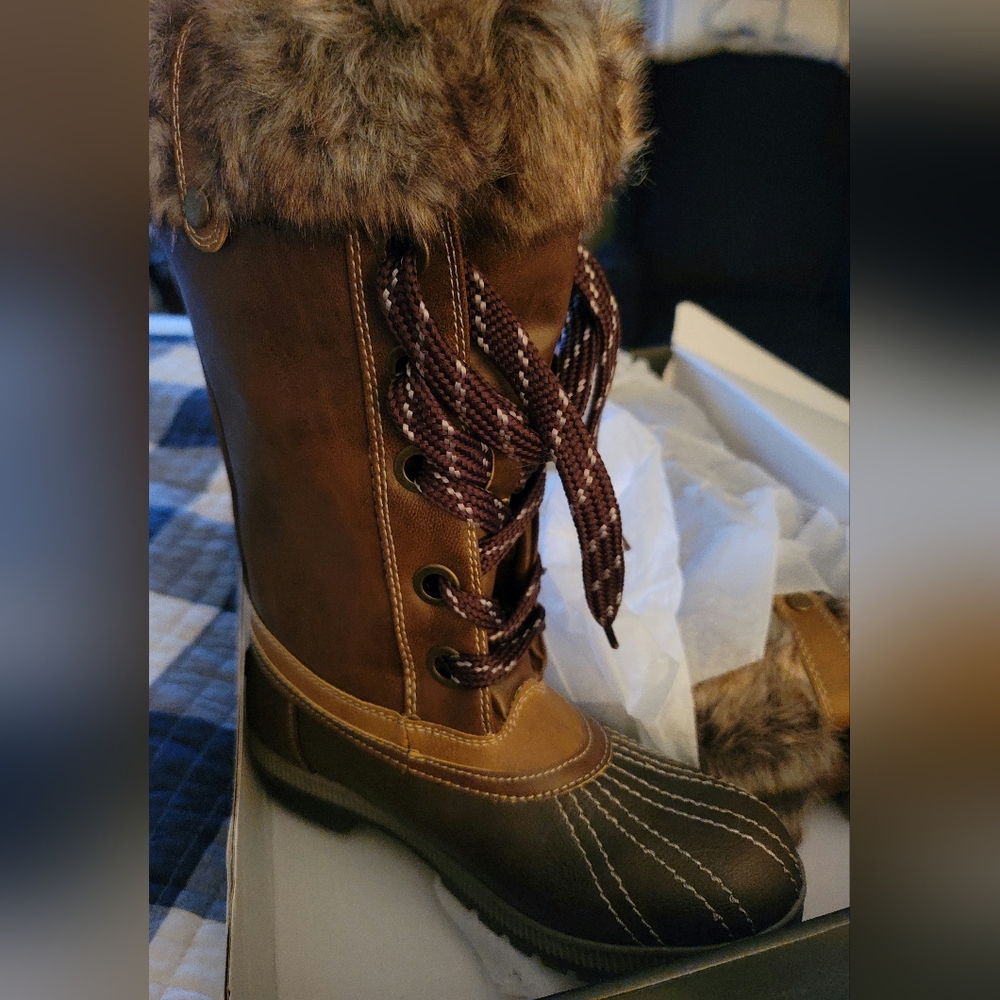 NIB Winter Boots 9